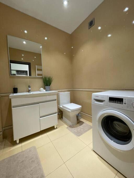 Sky House Premium Apartment In City Center Chişinău Esterno foto